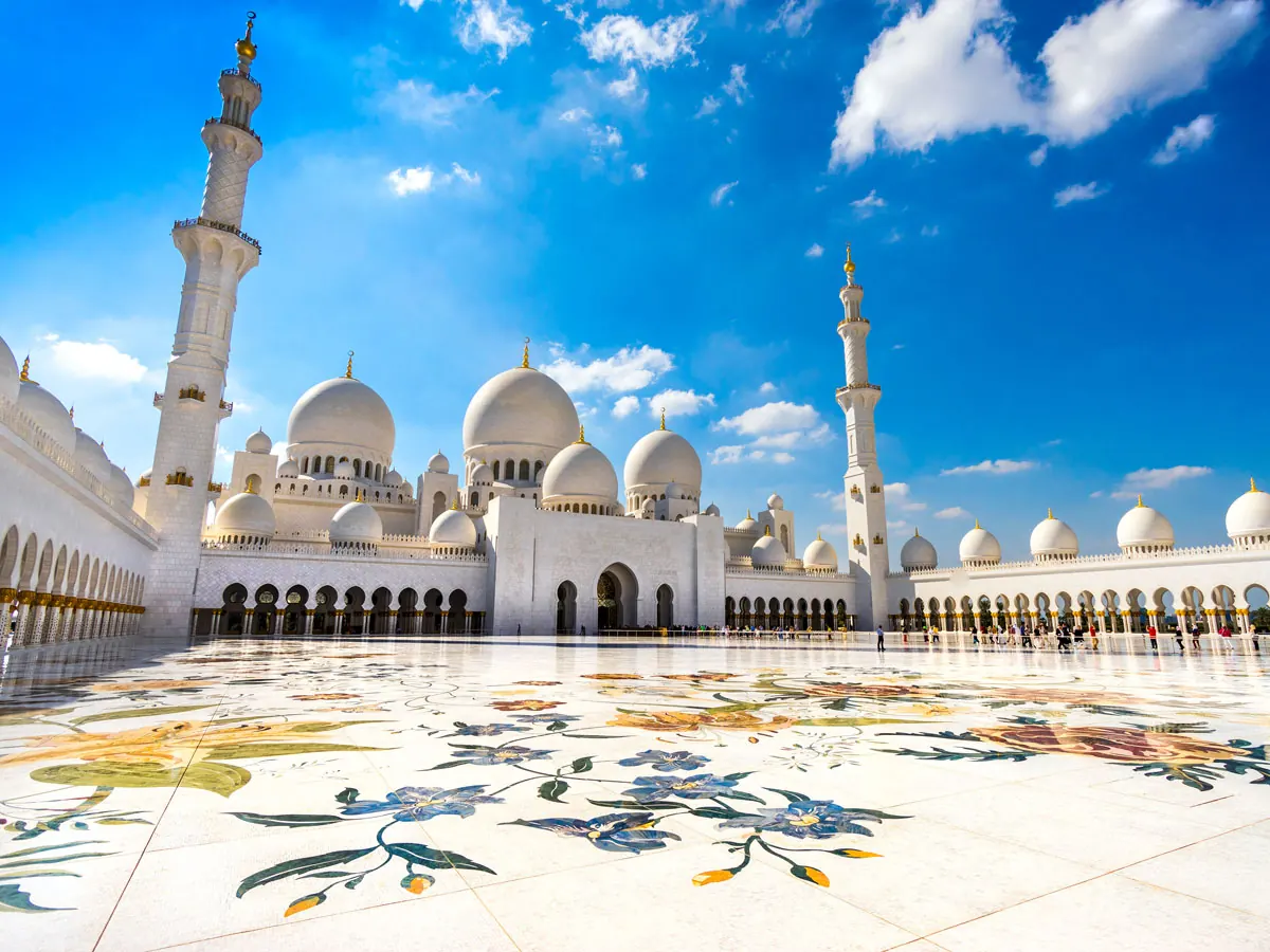 A First-Timer's Guide to Abu Dhabi's Grand Mosque